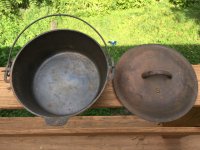 Cast Iron 8 Dutch Oven 2.JPG