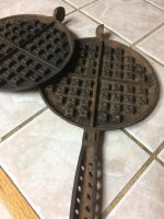 Lodge and unmarked waffle irons : r/castiron