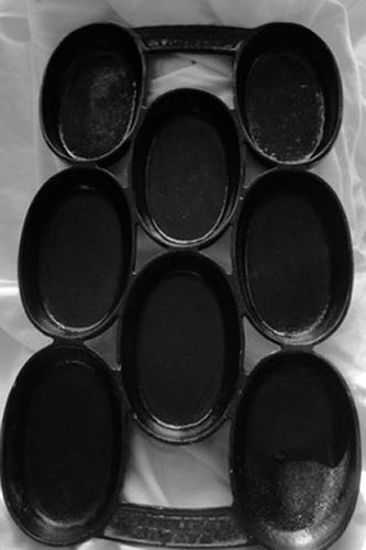 Lodge Cast Iron Turks Head Muffin Pan, Restored, Seasoned, 12 Cup Gem Pan,  Vintage