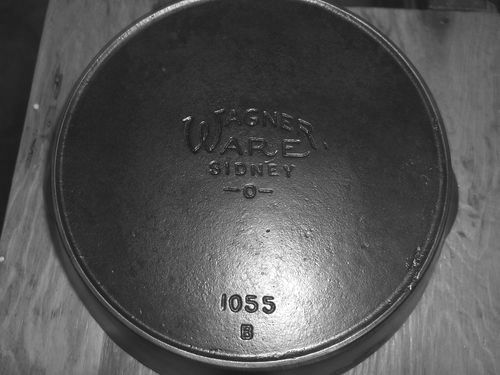 Can anyone give me any info on the Wagner Ware 2144 I picked up? It looks  to be plated maybe? Can't find any info on Google. Thanks! : r/castiron