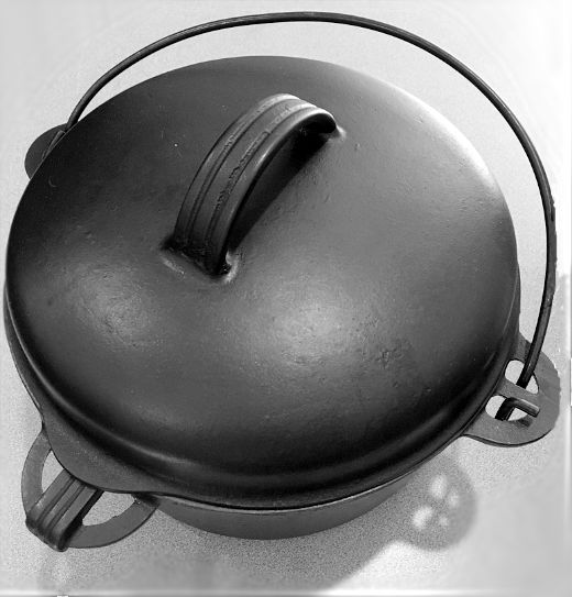 Vintage Unmarked BSR Cast Iron Dutch Oven Number Seven With Pour Spout  Griswold Wagner Type No 7 Measures 10-1/4 Inches Made in USA No Lid 