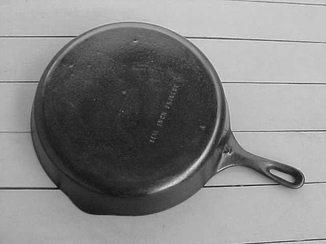 Unmarked Wagner No 8 Skillet, 10 1/2 Inch, Cast Iron Skillet, Made