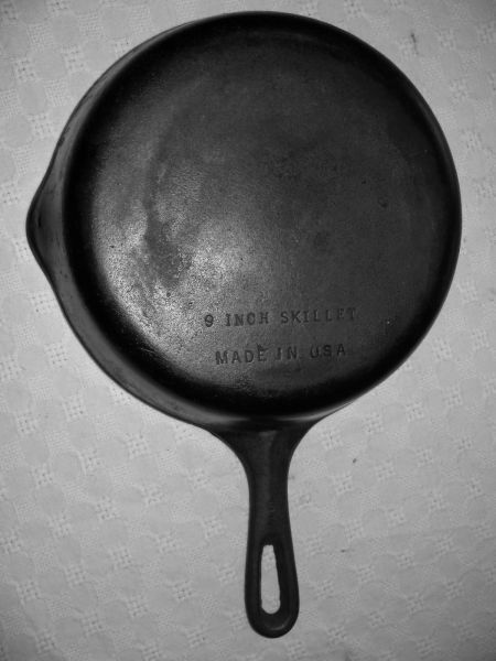 Vintage Cast Iron Unmarked Wagner Made in USA Square Skillet 